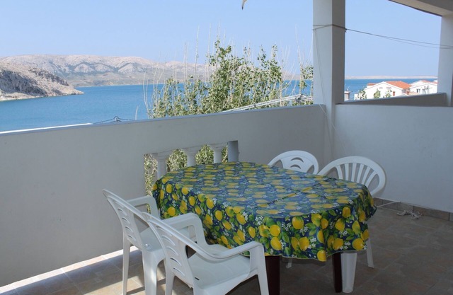 One bedroom apartment with terrace and sea view Metajna, Pag (A-6336-e)