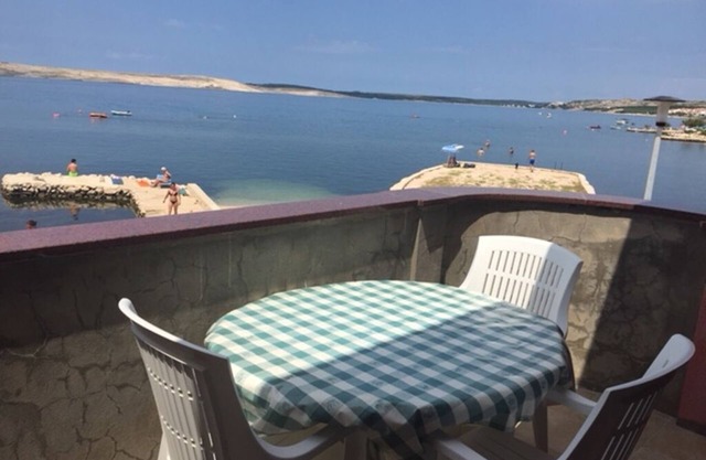 One bedroom apartment near beach Kustići, Pag (A-4081-d)