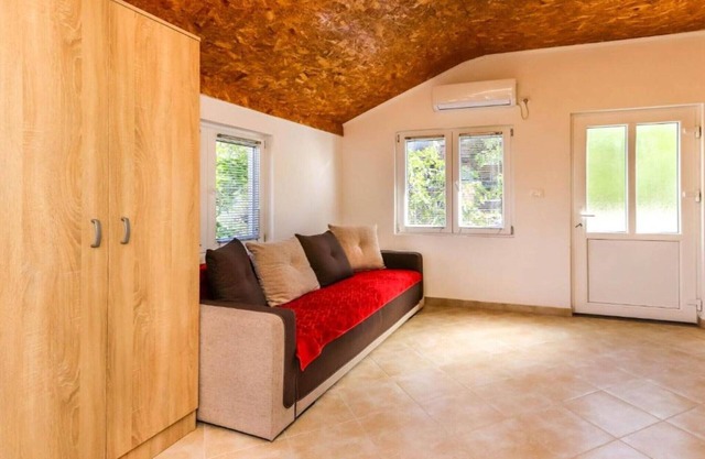 One Bedroom Apartment 1