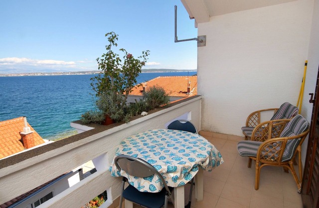 One bedroom apartment near beach Kali, Ugljan (A-837-b)