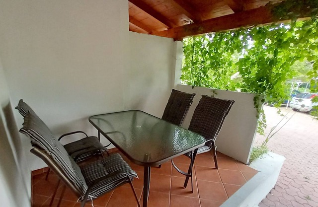 One bedroom apartment with terrace Mlini, Dubrovnik (A-10269-b)