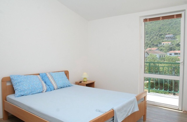 One bedroom apartment with balcony Trpanj, Pelješac (A-4510-a)