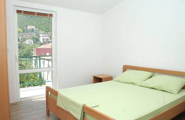 One bedroom apartment with balcony Trpanj, Pelješac (A-4510-b)