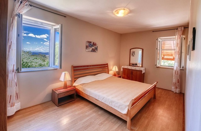 One bedroom apartment with terrace Sali, Dugi otok (A-24032-b)