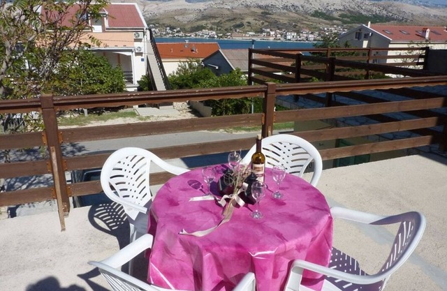 One bedroom apartment with terrace and sea view Pag (A-21220-c)