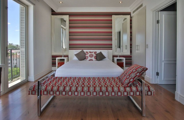 One Bedroom Apartment with Mountain Views