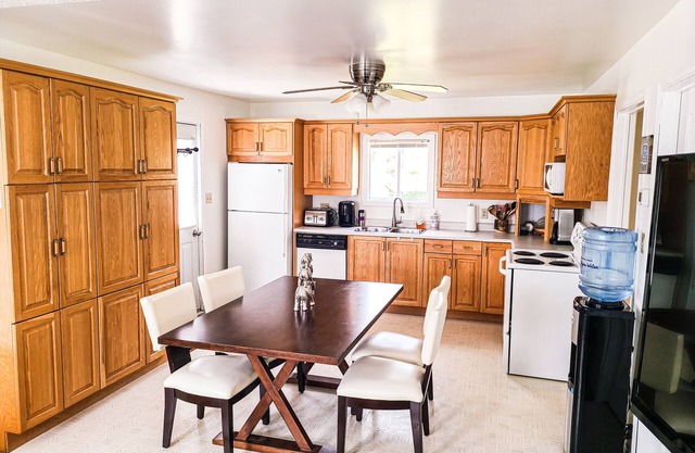 One bedroom cottage with free parking