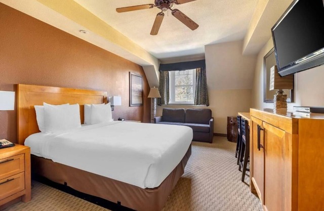 ONE BEDROOM LAKE VIEW@Hilton Vacation Club Lake Tahoe Resort Sout