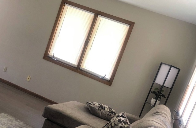 One bedroom one bathroom with kitchenon the top floor house