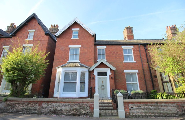 One Bedroom Studio Deluxe Apartment