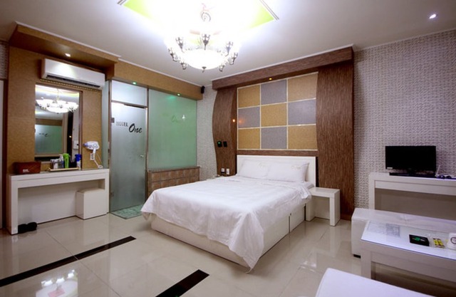 Motel 