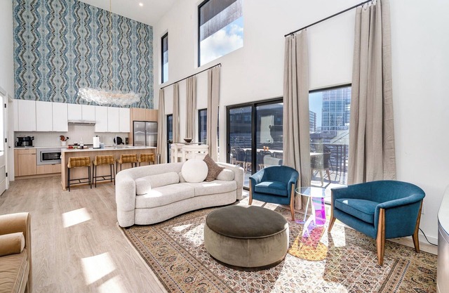 One-of-a-kind Penthouse in Downtown Nashville! Multiple balconies! Walkable!