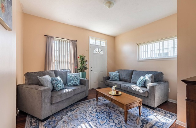 Only 8 min to Ohio State University!