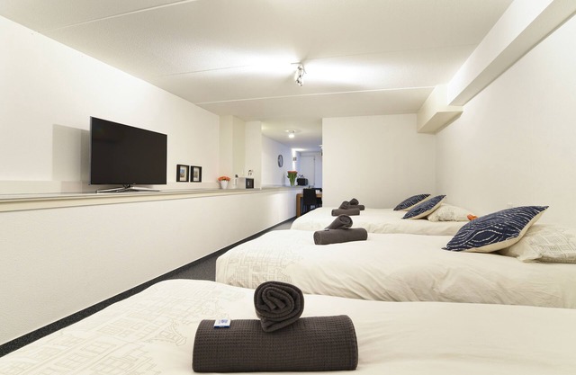 Only Friends B&B City Centre Apt| Modernised| Family Friendly!