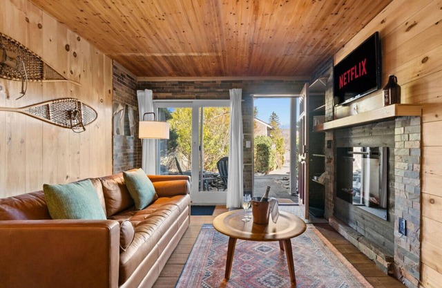 Only Ski In Out on Hunter Mtn | Panoramic Views! Hike, Golf, Fish, Unwind!