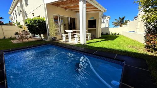 Onrus Holiday Home on Private Estate with Pool