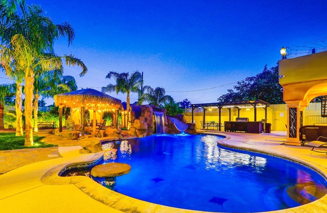 OO Urban Oasis 9BD/8BA Villa Near Vegas Strip-3.4mi