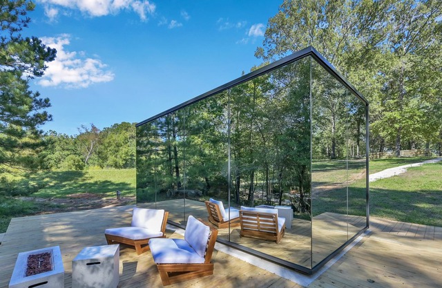 OOD Mirror House At Cameron Ranch Glamping
