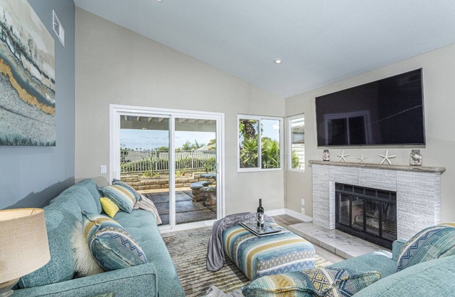 OPEN 10/12-14! Ocean View! Pool/Spa, Pets OK, Gated Beach Area Home!