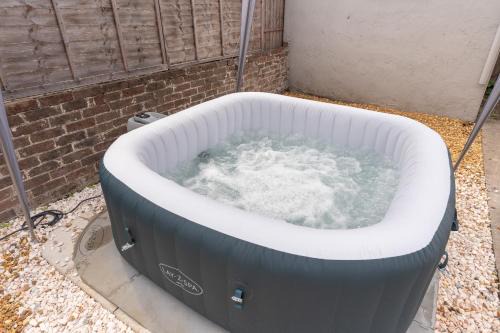 Open Mind Property - 16 Guests & Free Parking