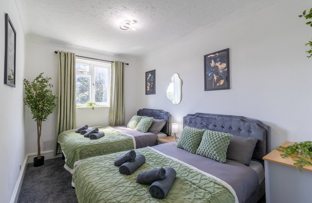 Open Mind Property - 6 Beds & Free Parking