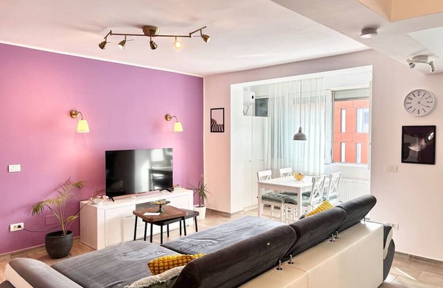 Opera Lavendel. 2 Large rooms Center King-size bed