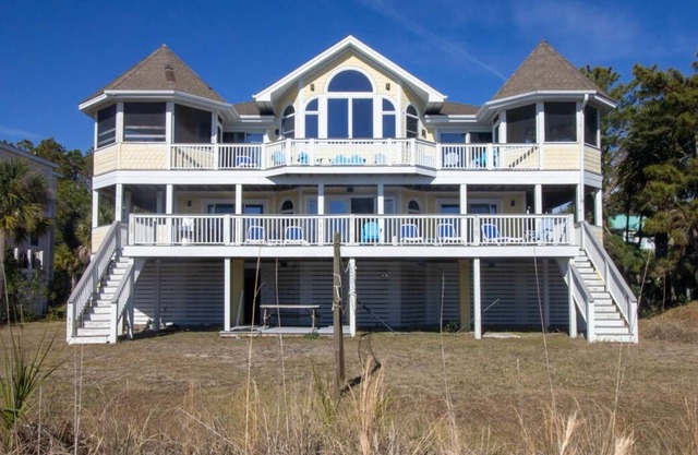 Blvd St Helena Island 