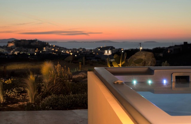 Opuntia Suites Superior Villa with Outdoor Hot Tub