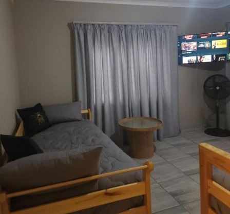 OR Tambo Rudman B self-Catering Home L2