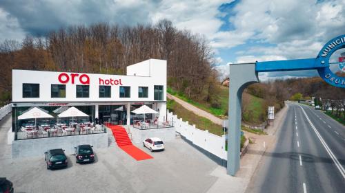 Ora Hotel