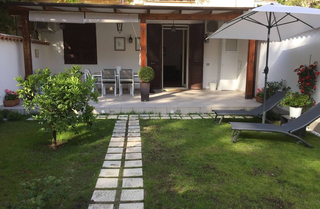Orange house - oasis of peace in the historic center