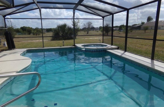 Orange Tree Home w/Pool & Spa, 15 mi to Disney