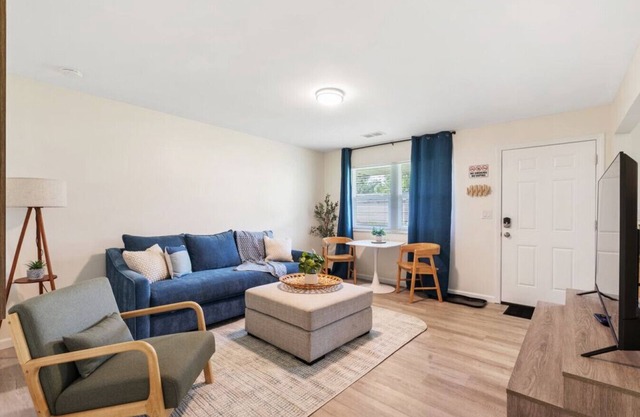 Orchard Bend: 1BR, 1BA Apt near NCH