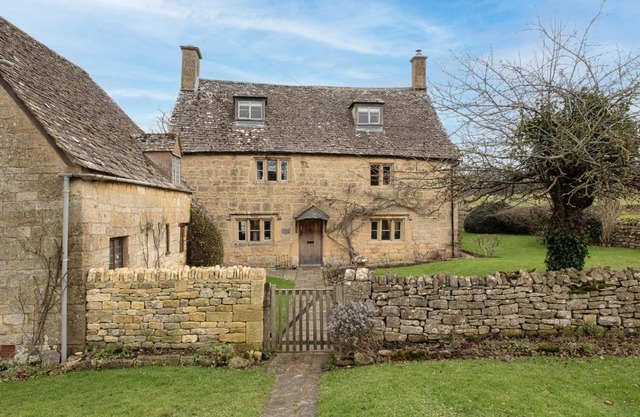 Orchard Cottage - Beautiful Home near Broadway!