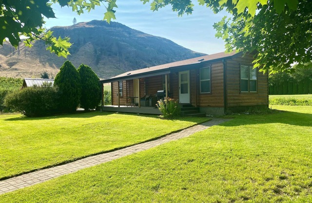 Orchard Guest House- Boats, Bikes, ATVs and helicopters welcome!