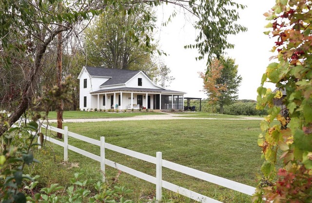 Orchard Hill Farm in Saugatuck Near Beaches