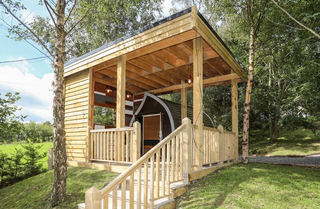 ORCHARD POD, pet friendly, country holiday cottage in Corwen