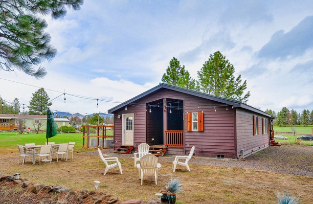Oregon Cabin on Pine Hollow Reservoir w/Mtn View!