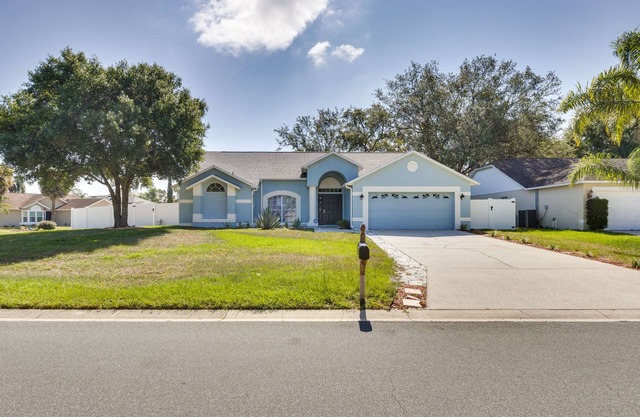 Orlando Area Home w/Lanai: 10 Mi to Disney!