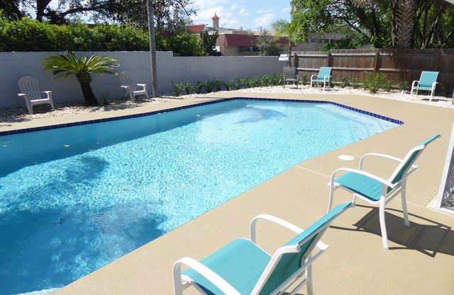 Orlando Area 4BR 2 Master Bedrooms 3B Pool Disney Universal Family pet friendly!