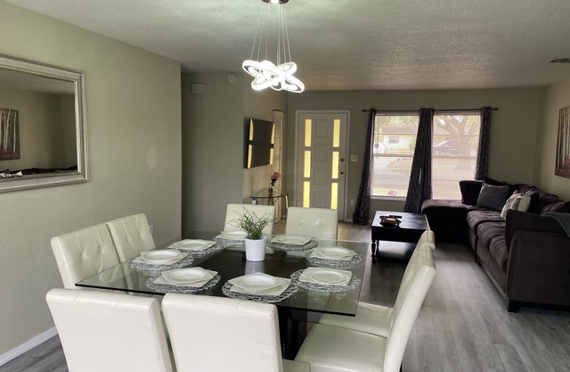 Orlando Modern Spacious Home Near Universal