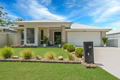 Oscar's Broulee Beach Luxury Coastal Living