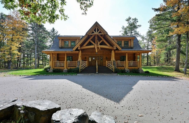 Osprey Home Getaway-Secluded with a Beautiful Lake View and Private Dock