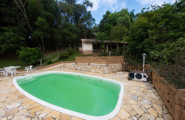 Otima chacara com lazer completo em Campo Magro PR