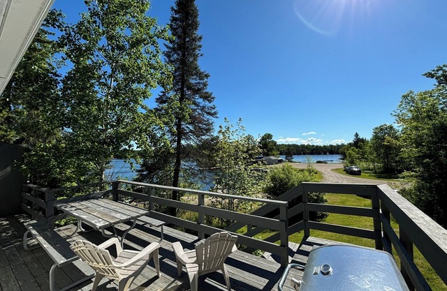 Otters Cove - Cabin 3
