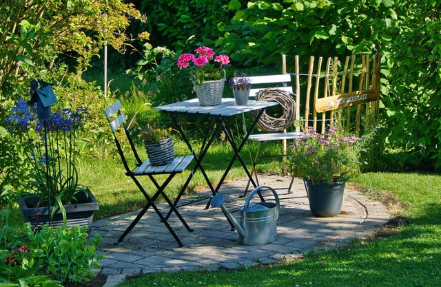 Our 100m² apartment offers plenty of space for 1-4 adults and a small child.