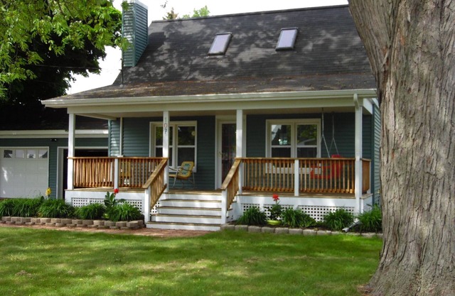 Our escape near downtown East Tawas and Pet friendly with pet fee