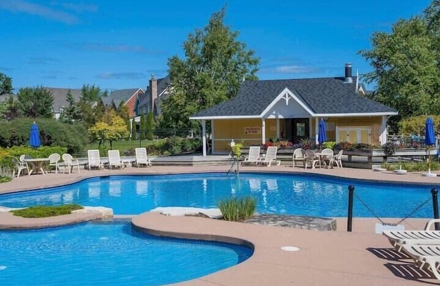 Out of the Blue - Private Patio/Shuttle to Blue