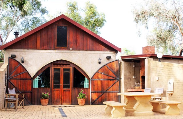 Outback Cellar & Country Cottage