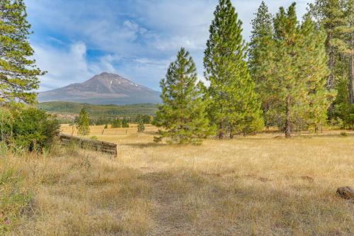 Outdoor Adventure Haven - 15 Mi to Mount Shasta!